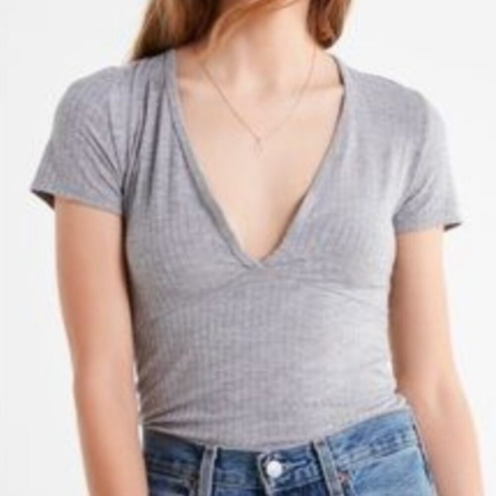 TRULY MADLY DEEPLY URBAN OUTFITTERS Plunging Tee Gray Ribbed V-Neck Y2K Baby Tee